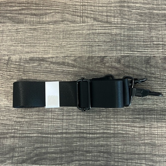 Wilo The Label | 🖤 Weekender Travel Bag Set w/ Eye Glass Case & Extra Bag - Picture 9 of 12